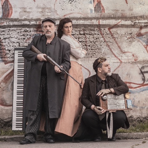 Después de dos años, regresa Malos Conocidos con «Tango, comedia y coso»