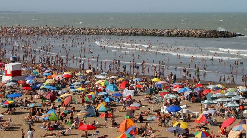 Por la pandemia, proponen una temporada de febrero a abril en Mar del Plata