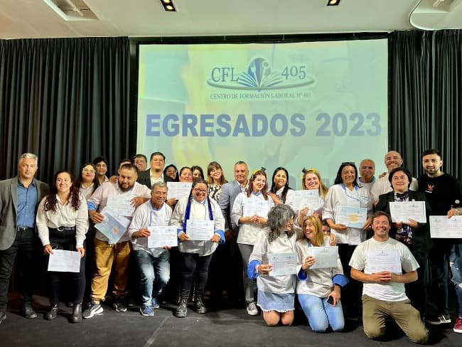 Egresaron 600 alumnos y alumnas del Centro de Formación Laboral de UTHGRA Mar del Plata