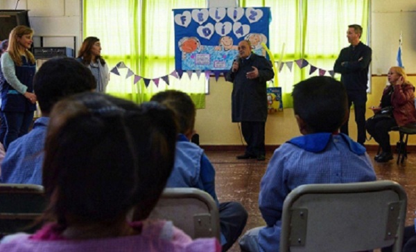 Arroyo: “Los maestros tienen que ganar más pero se tienen que mejorar los procesos educativos