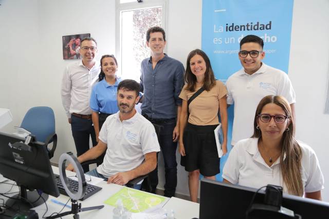 Raverta participó junto a Wado De Pedro de la apertura de una oficina del Renaper en Batán 
