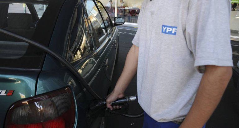 YPF aumenta 4,5% el precio de los combustibles
