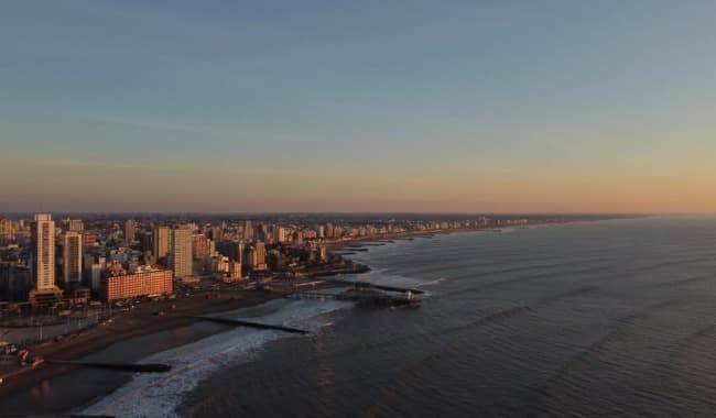 VIERNES FRÍO, VENTOSO CON CHAPARRONES EN MAR DEL PLATA