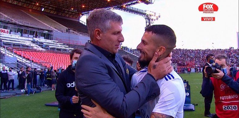 El emotivo saludo de Palermo y Benedetto en el partido Aldosivi Boca