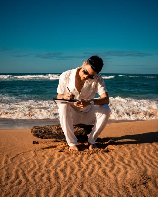 Leia Luis Vázquez lanza: Soy Tuyo