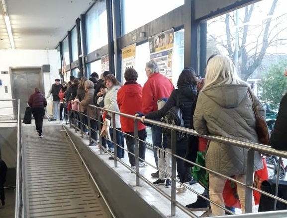 Furor por el 50% de descuento en los supermercados