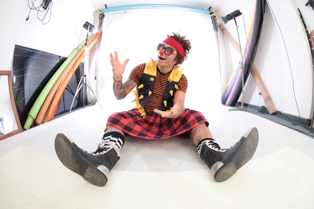 Paquito Wanchankein presenta su show « Requetesuperhumorístico»