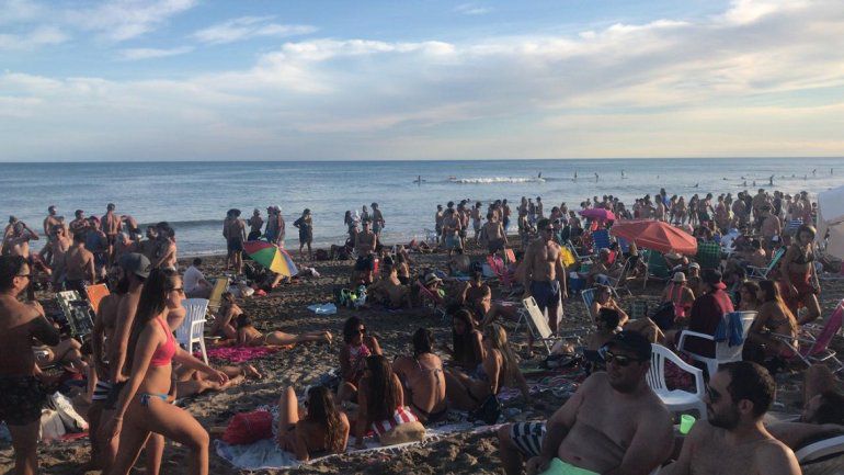 Autorizan fiestas al aire libre de hasta 200 personas