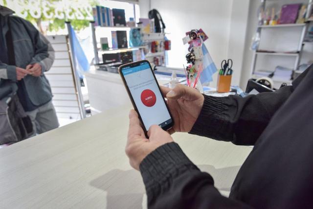 El Municipio implementa una aplicación móvil para los botones de alerta