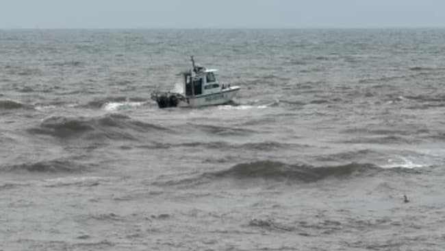 Leia Sigue la búsqueda del argentino que desapareció tras meterse al mar en Punta del Este