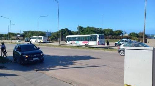 Una persona murió atropellada por un colectivo frente al Aquarium