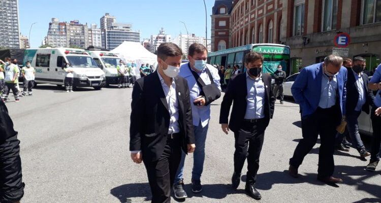 Kicillof se reúne hoy con intendentes de la costa para evaluar la situación sanitaria