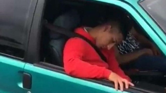 Así de responsables nos cuidan: Dos policías alcoholizados se durmieron en plena Ruta 11