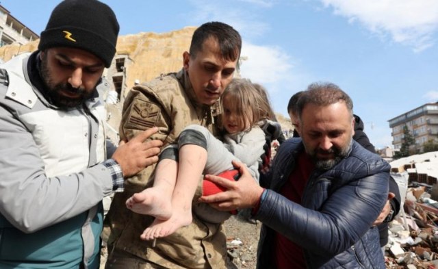 El Gobierno ofreció asistencia humanitaria a Turquía y Siria  por el terremoto