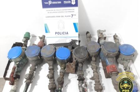 Les cortaron el chorro: Una banda se dedicaba a robar medidores de agua fueron atrapados