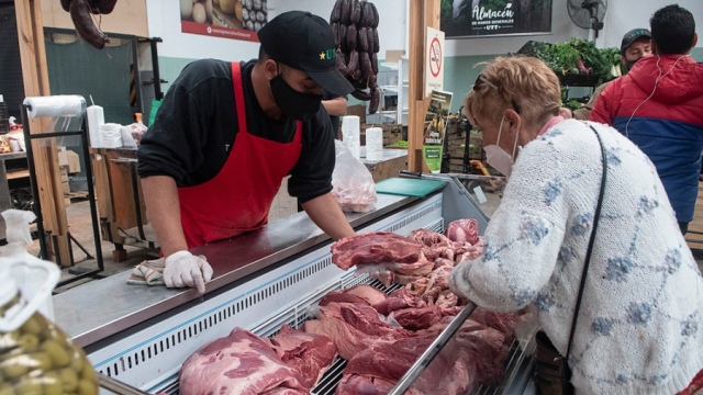 El Gobierno trabaja para frenar el precio de la carne y garantizar la provisión