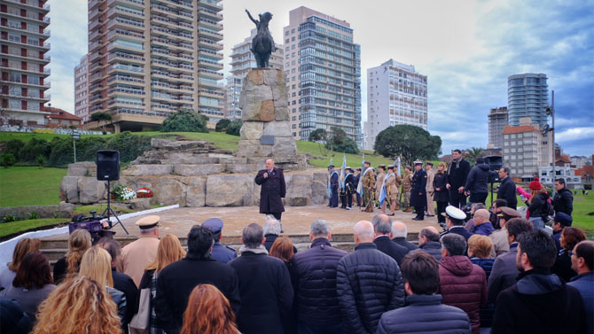 Arroyo encabezó el acto conmemorativo por el fallecimiento del General San Martín