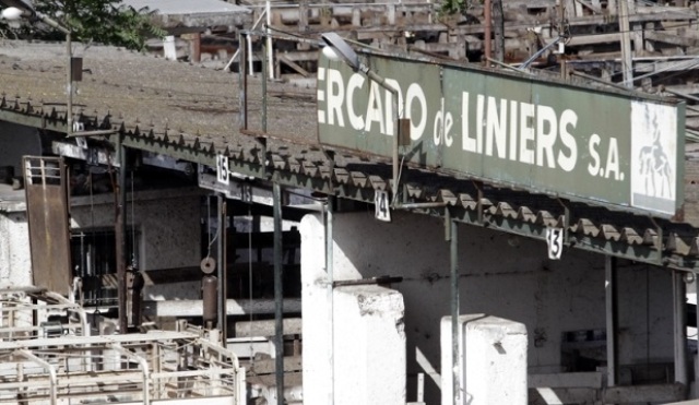 Tras 122 años de actividad, cerró sus puertas el Mercado de Hacienda de Liniers