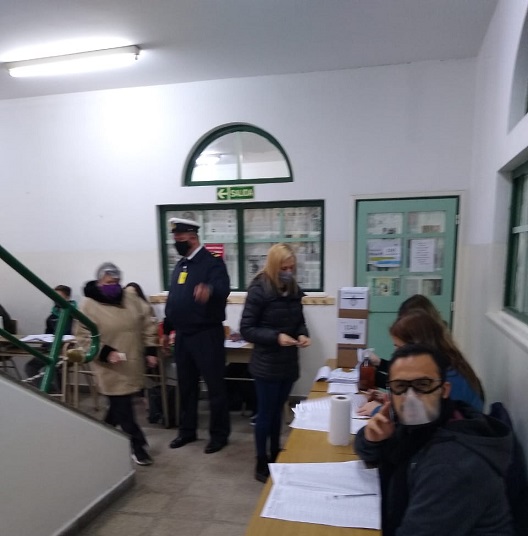 El partido Enlace denunció que los espacios grandes no dejaron revisar boletas 