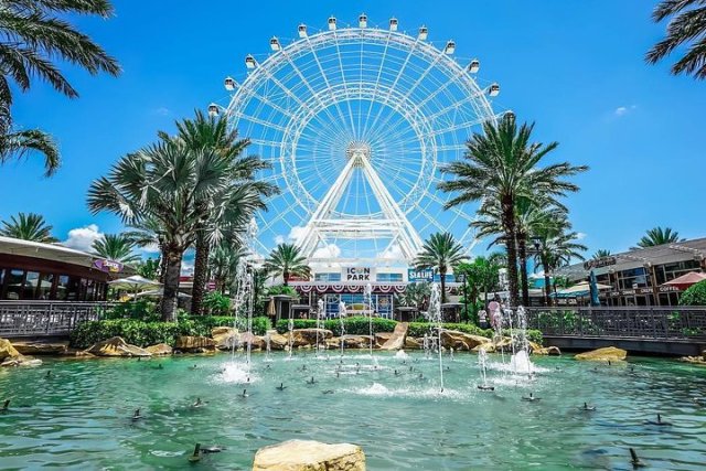 Un adolescente murió al caer de una atracción en Icon Park de Florida