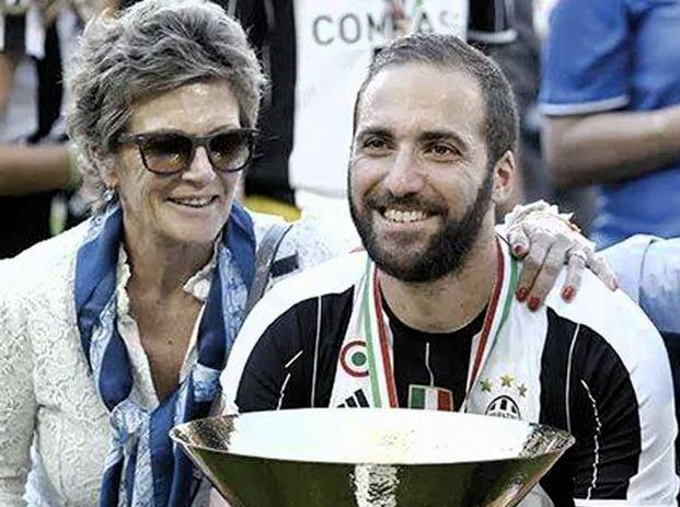 Murió Nancy Zacarías, la madre de Gonzalo Higuaín
