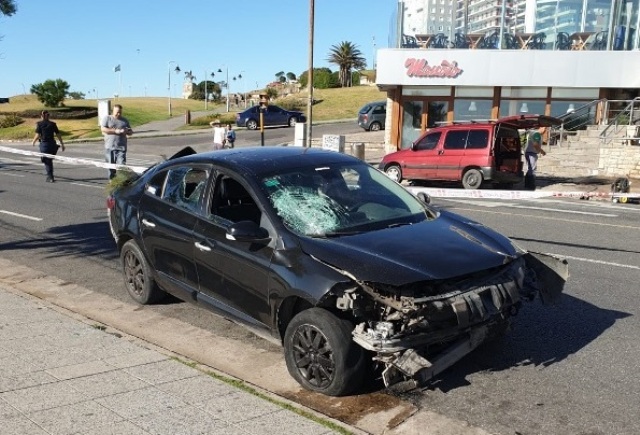 Bombazo: El auto quedó a 150 metros del golpe y se negó a hacer el test de alcoholemia