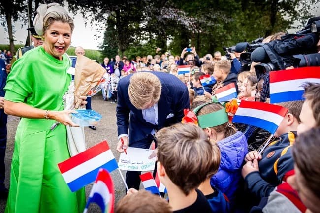 La curiosa respuesta de Máxima de Holanda a un niño que le pregunta si son ricos