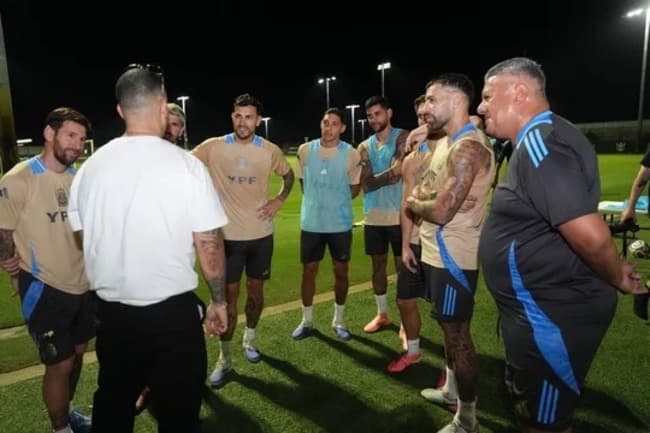 Invitado de lujo: Daddy Yankee estuvo en el entrenamiento de la Selección